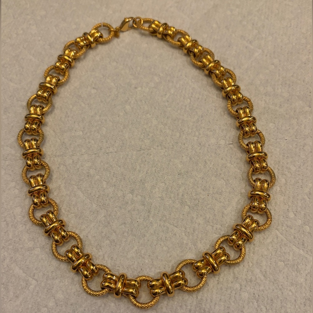 Vintage Gold Chain Necklace 17” costume jewelry
